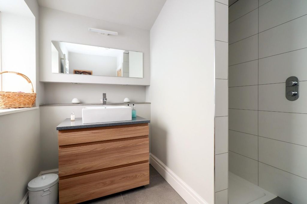 Additional image 29 of 5 bed semi-detached house for salePlymouth Road, Penarth CF64