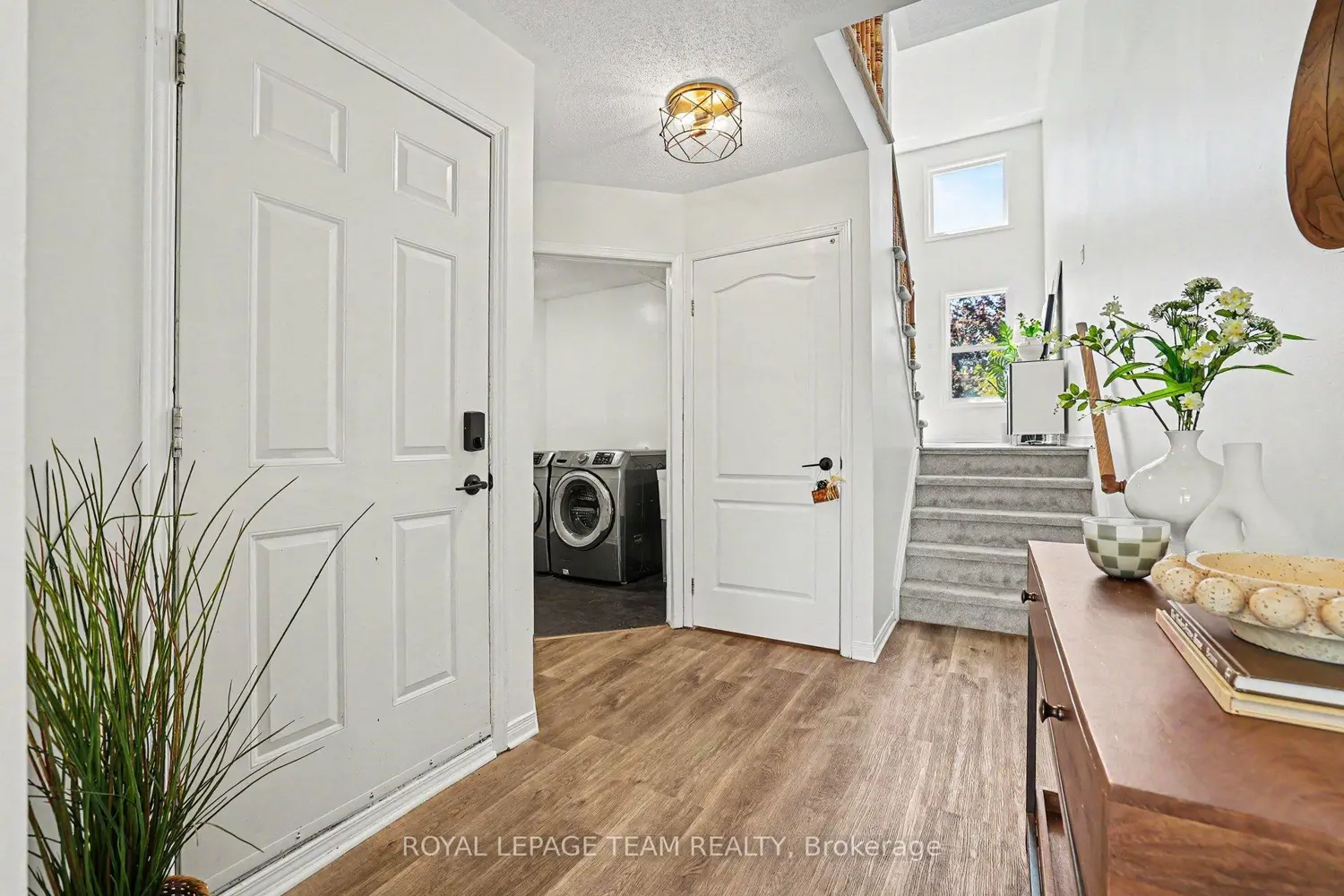 107 Woodpark Way photo 4