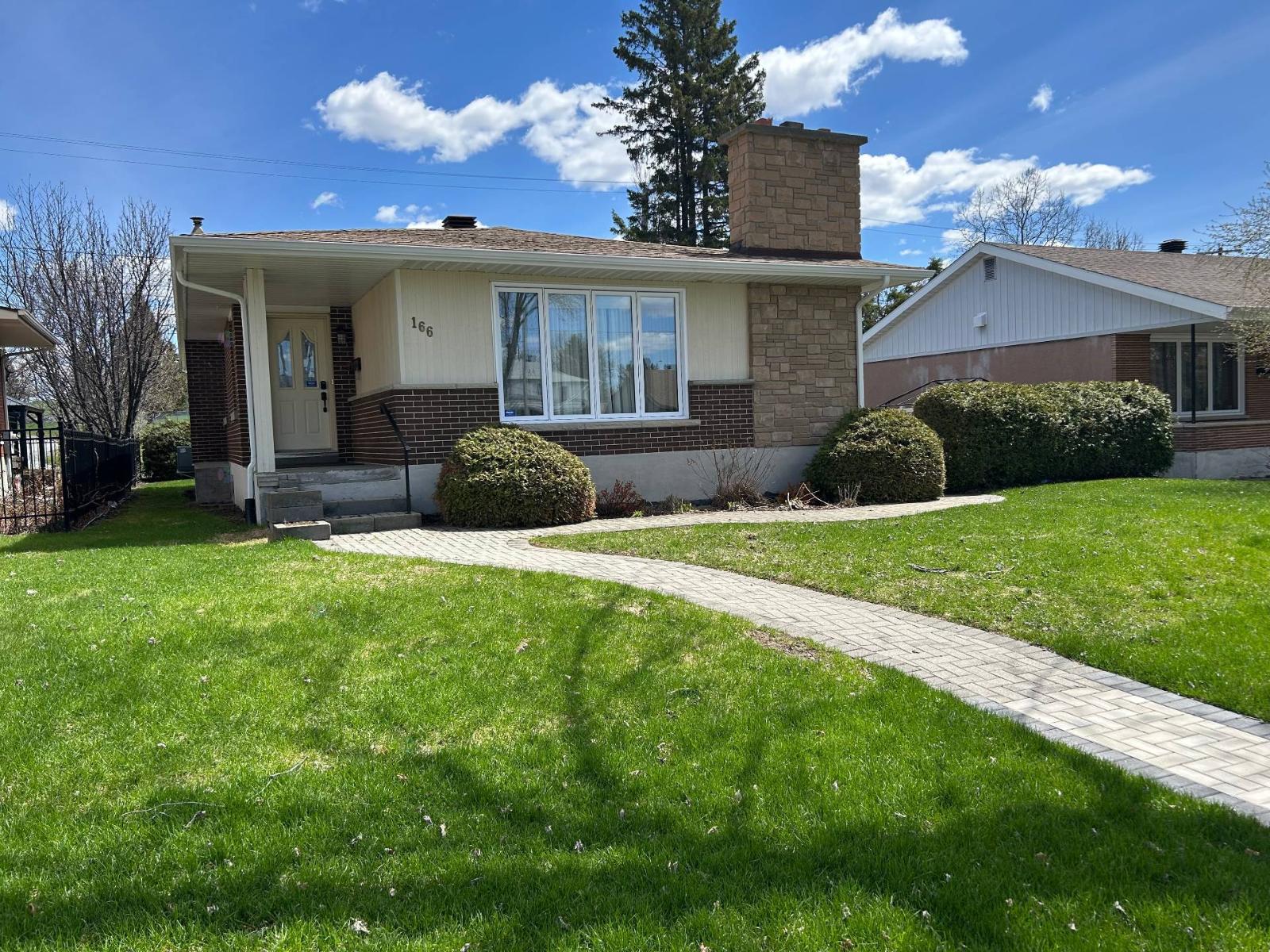 166 18e Rue