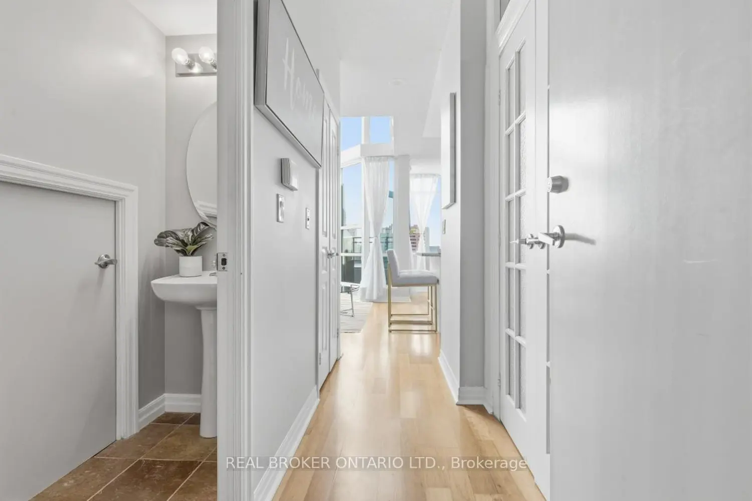 Additional image 8 of 220 Burnhamthorpe Road 903