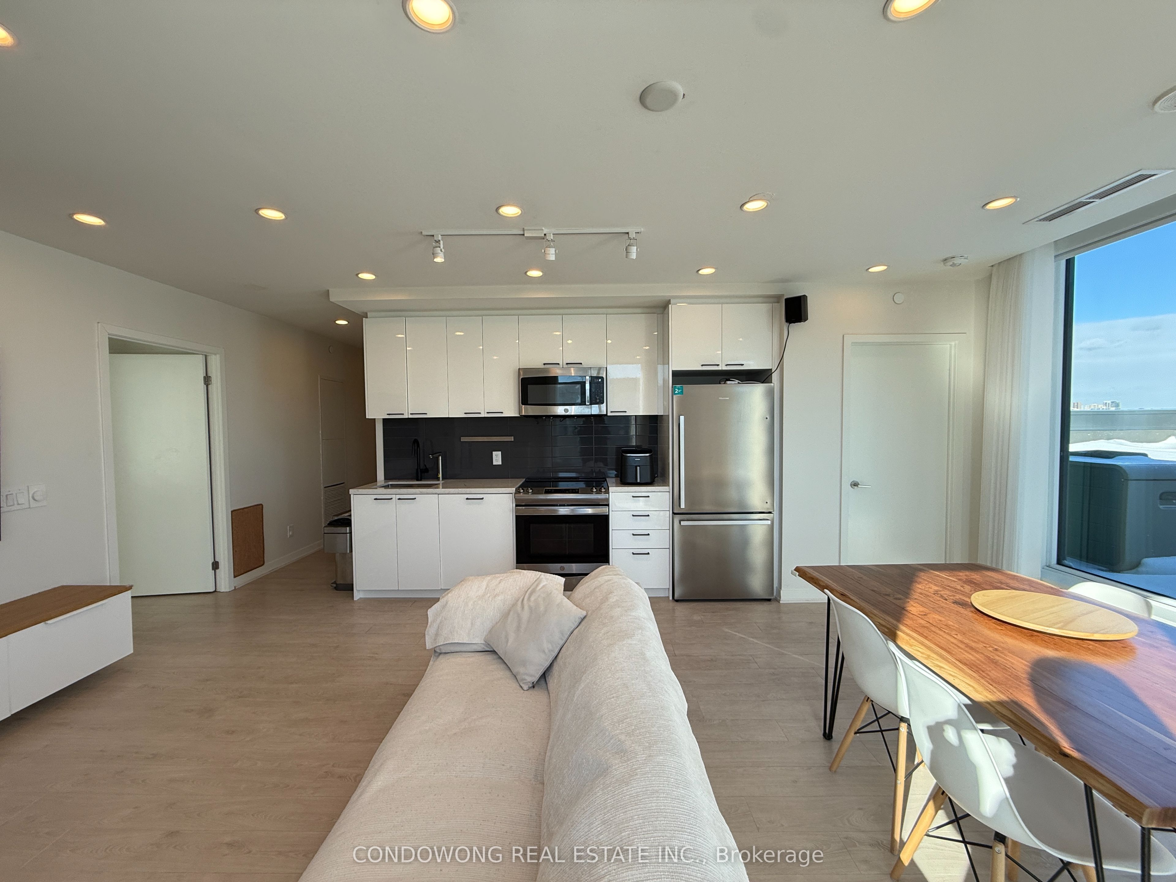Additional image 3 of 1101-1808 St Clair Avenue W, Toronto, ON, M6N 0C1