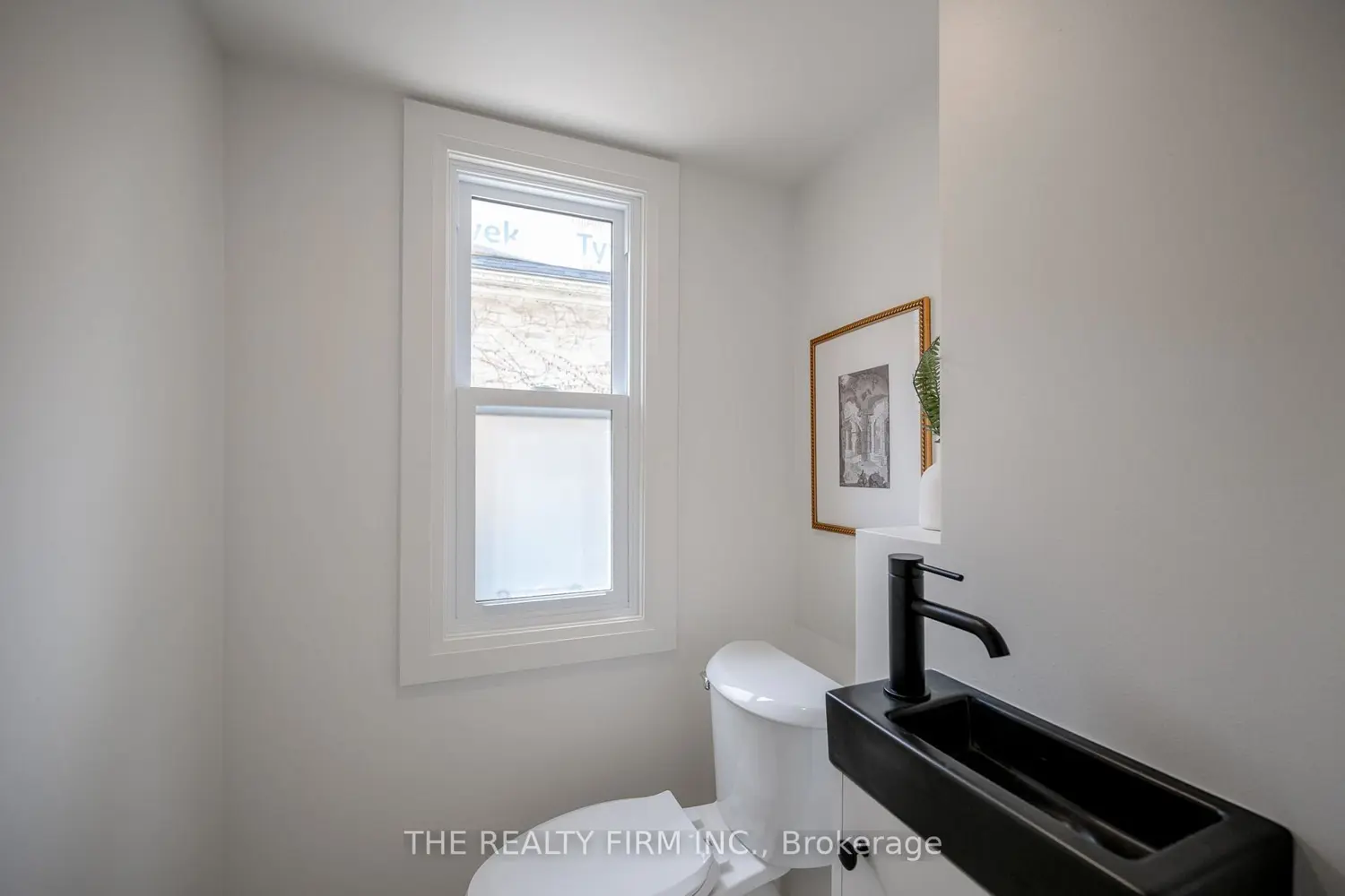 Additional image 12 of 908 Dufferin Avenue