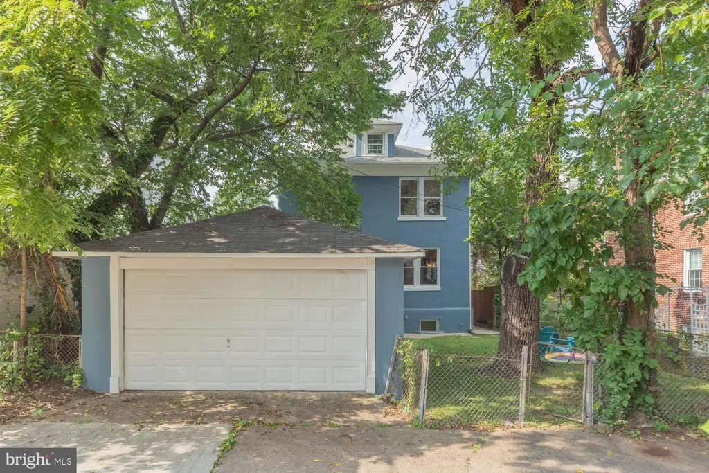 706 Van Buren Street NW, Washington, DC 20012
