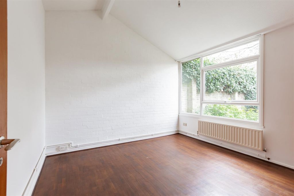 Additional image 8 of 2 bed detached bungalow for saleKnights Croft, New Ash Green DA3