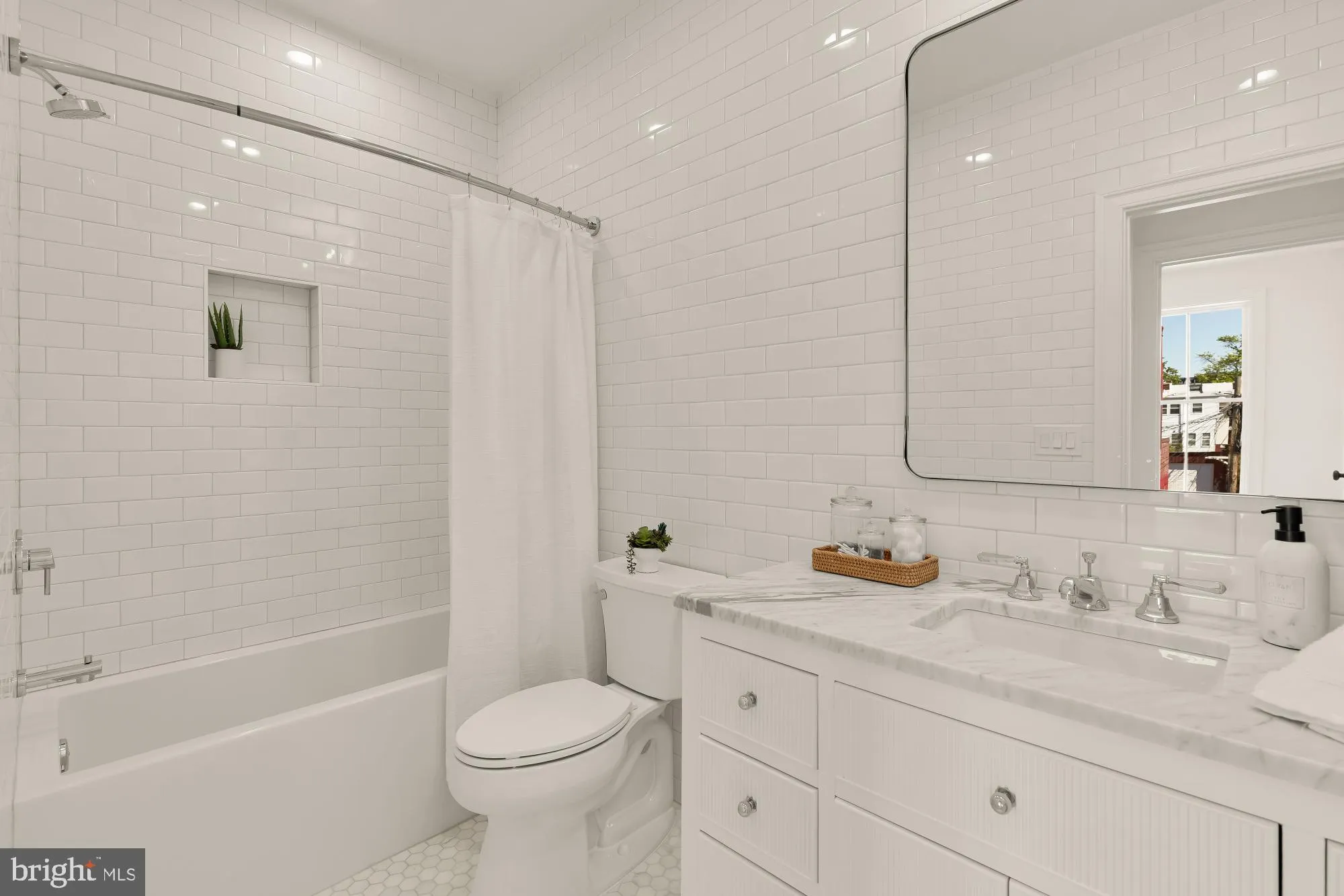 Additional image 76 of 1010 I Street NE, Washington, DC 20002