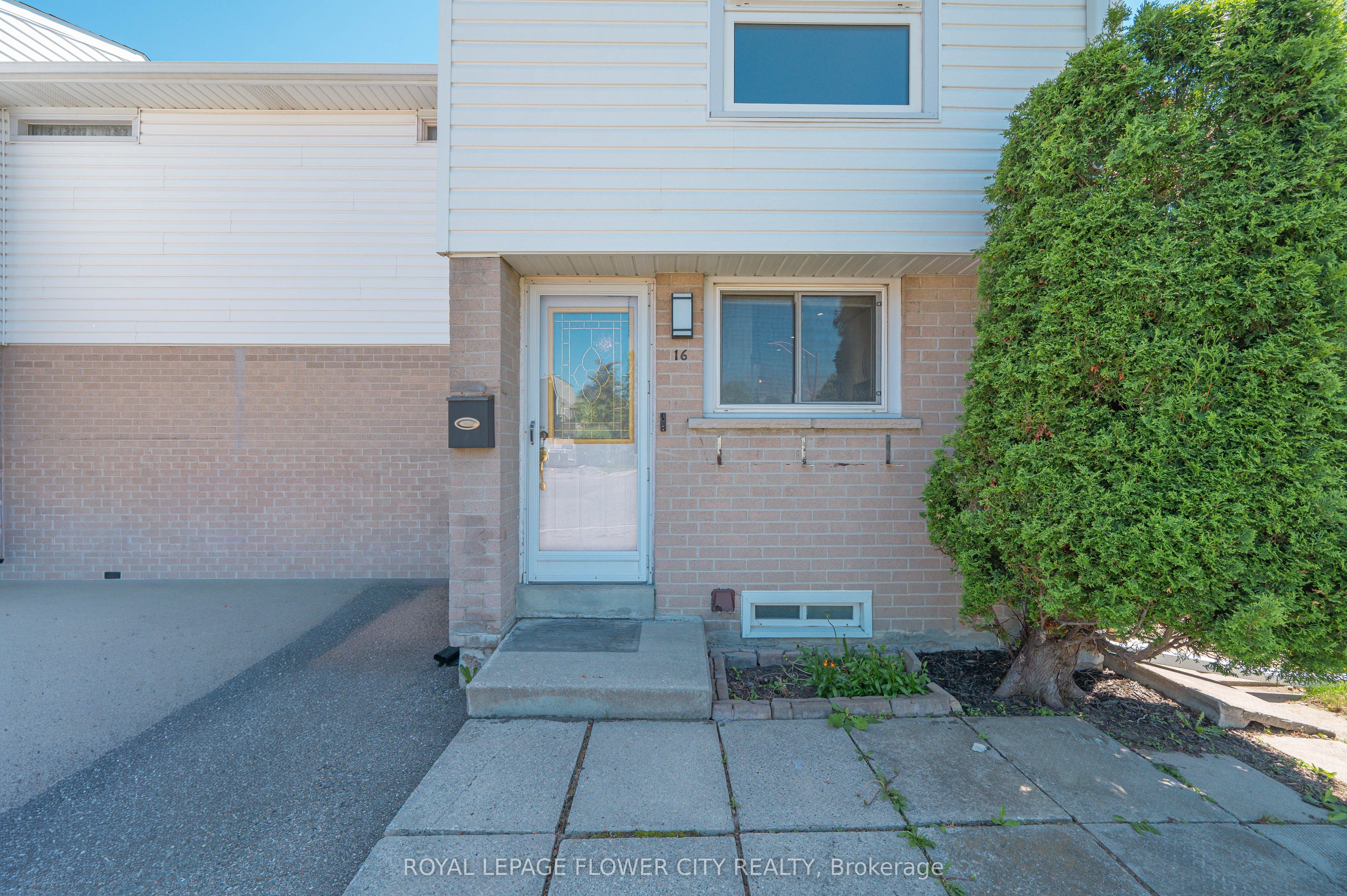 Additional image 3 of 16 Gleneaden Court, Brampton, ON, L6S 2J7