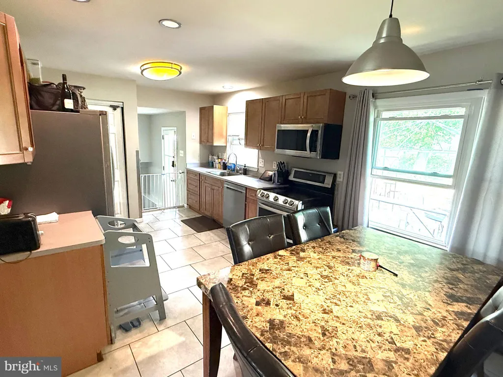 Additional image 19 of 879 Broadfield Drive, Newark, DE 19713