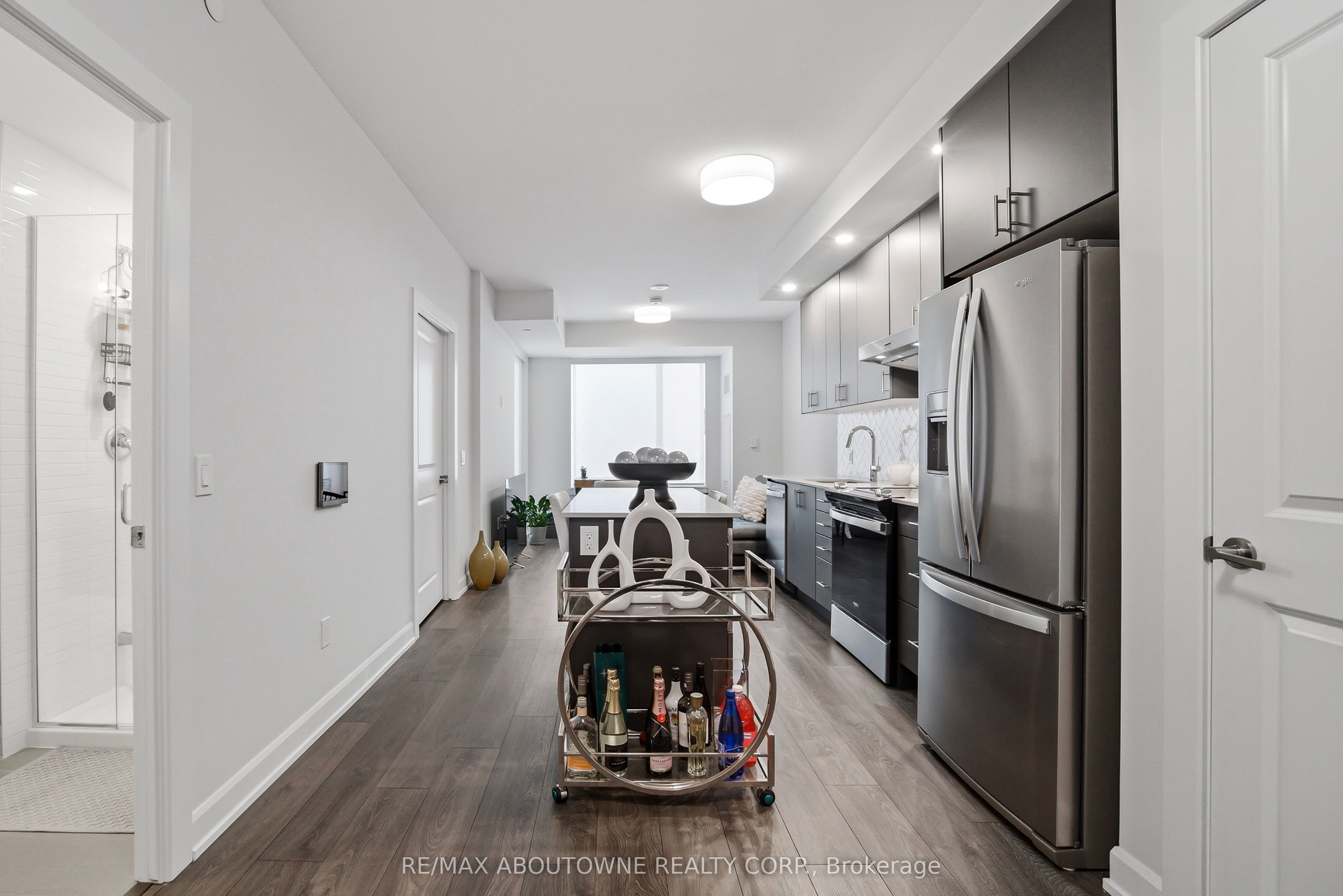 Additional image 3 of 1602-3220 William Coltson Avenue, Oakville, ON, L6H 7W6