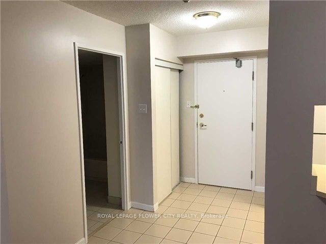 Additional image 3 of 303-12 Laurelcrest Street, Brampton, ON, L6S 5Y4