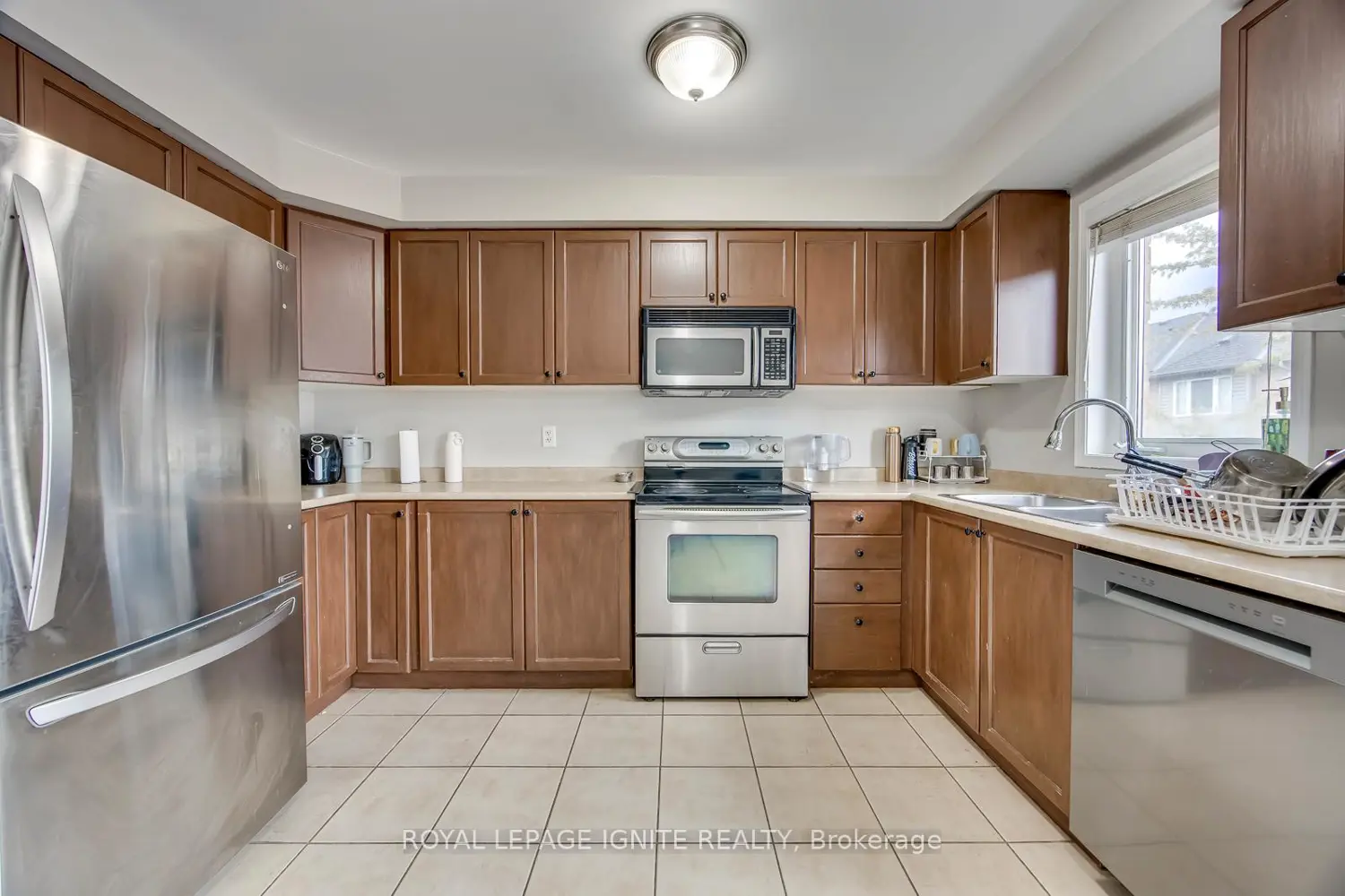 Additional image 4 of 7086 Fairmeadow Crescent
