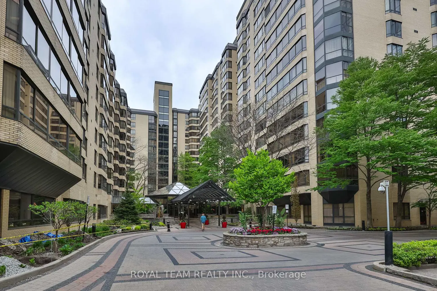 211 Saint Patrick Street C-Ph 10 photo 2