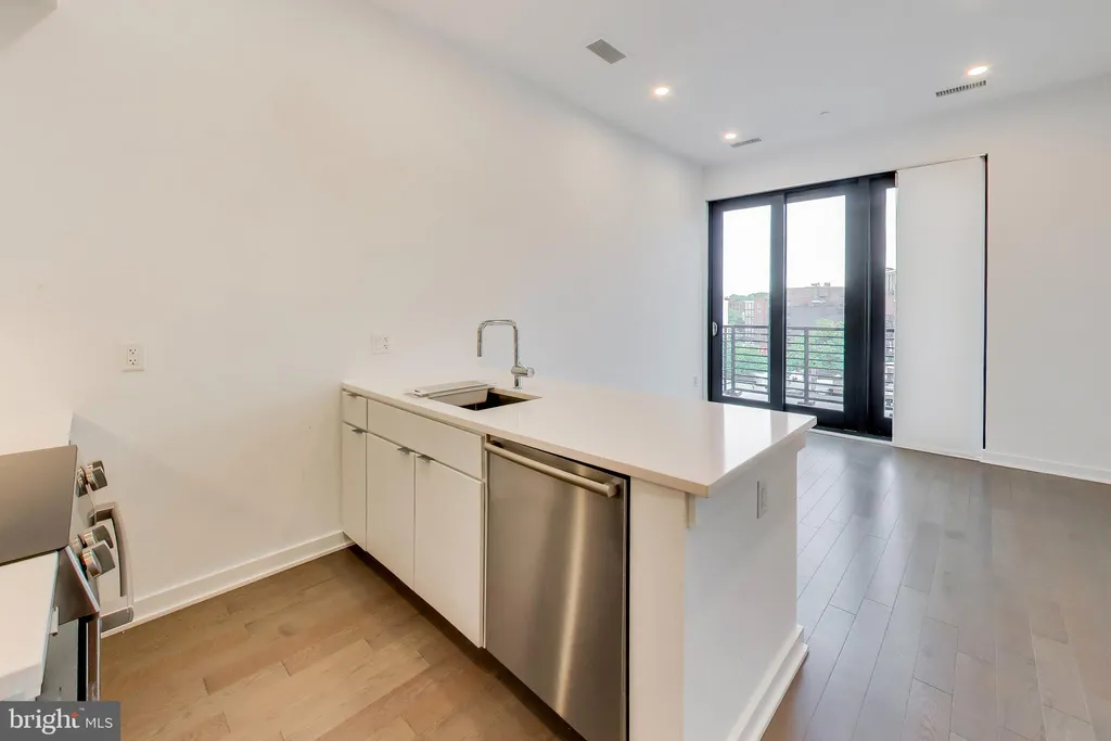 Additional image 7 of 1999 9 1/2 Street NW Unit 606, Washington, DC 20001