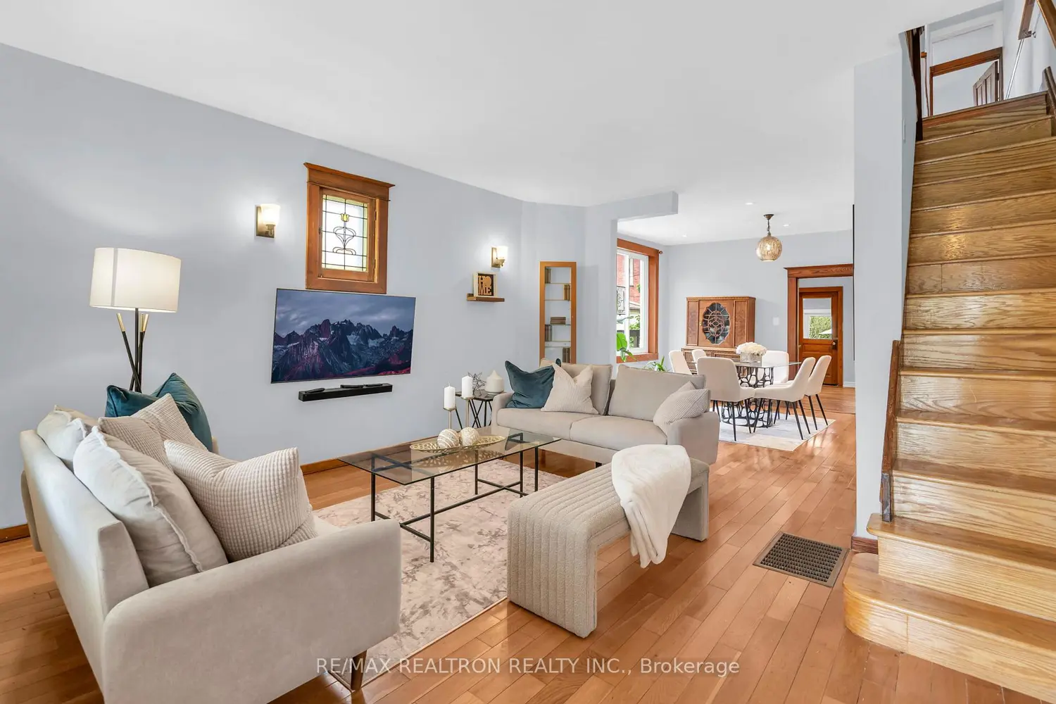 105 Dewhurst Boulevard photo 2