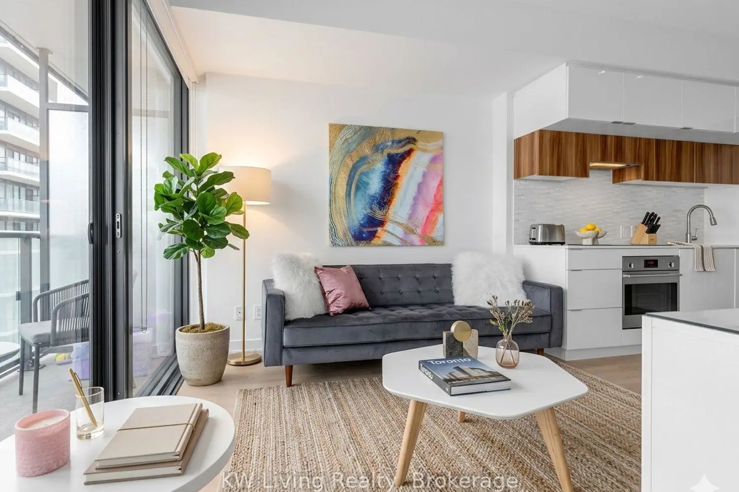 185 Roehampton Avenue 2312 photo 3
