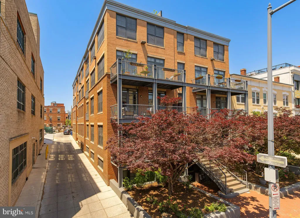 2412 17th Street NW Unit C-03, Washington, DC 20009