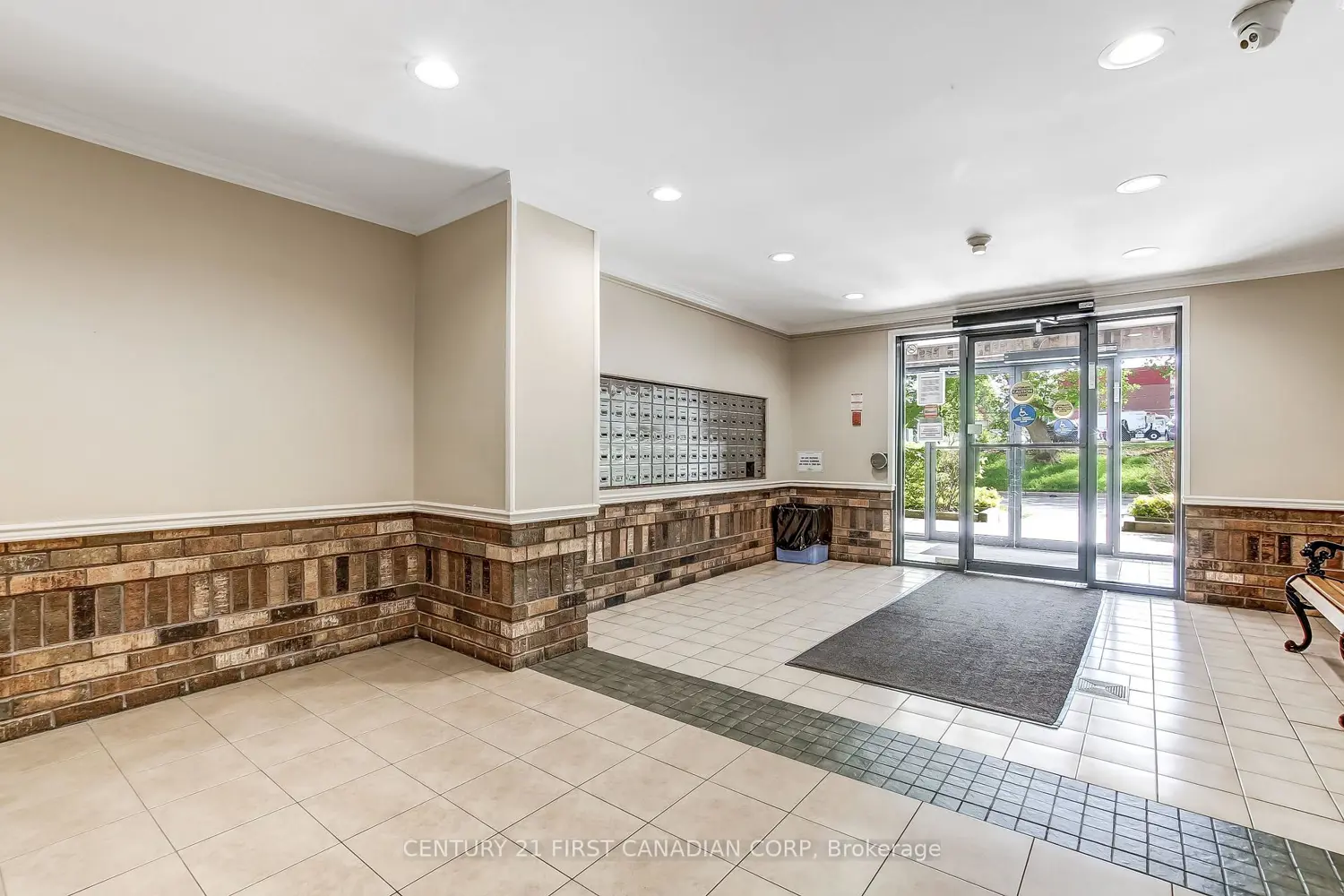 Additional image 3 of 986 Huron Street 204