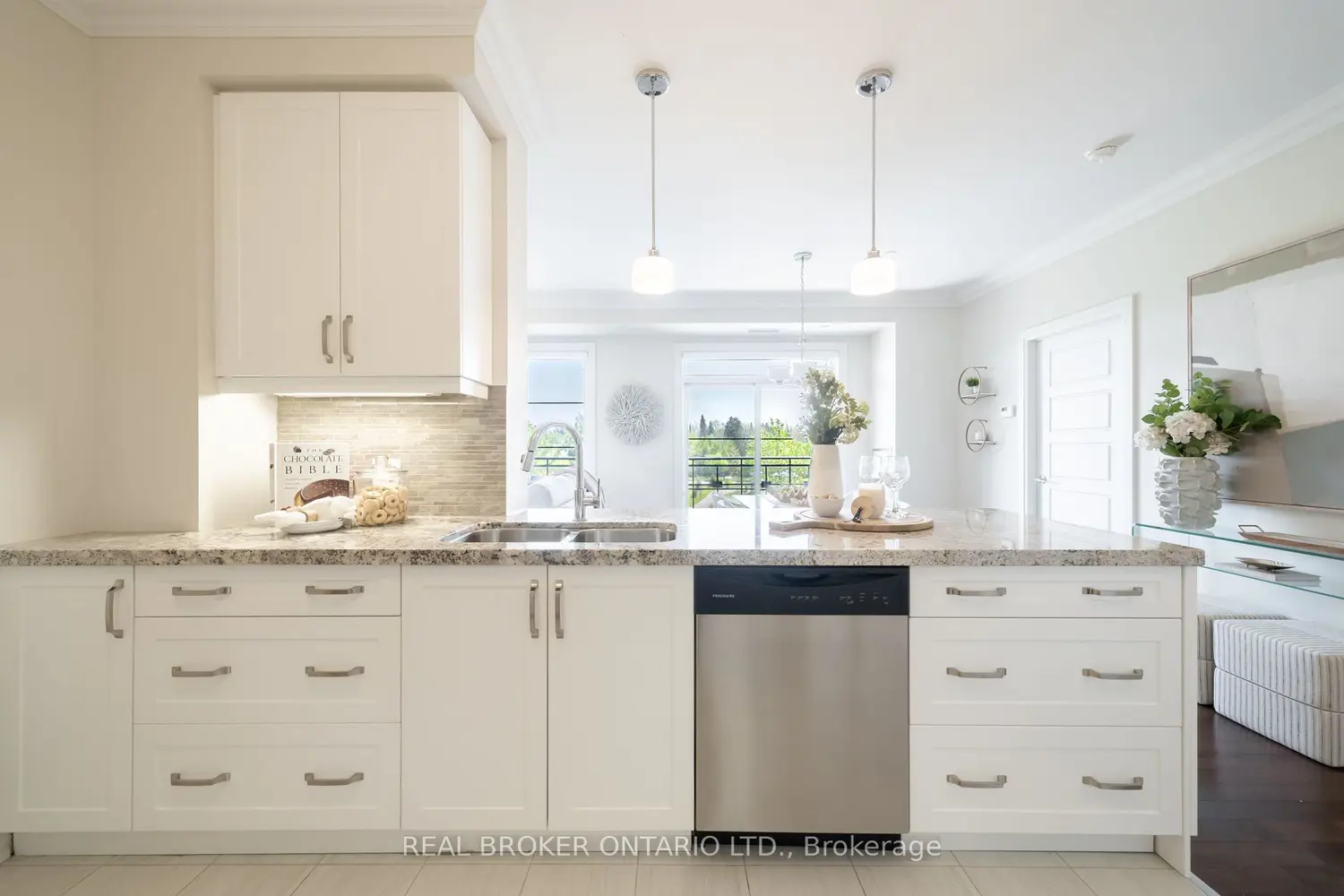 Additional image 2 of 7 Bond Crescent 205