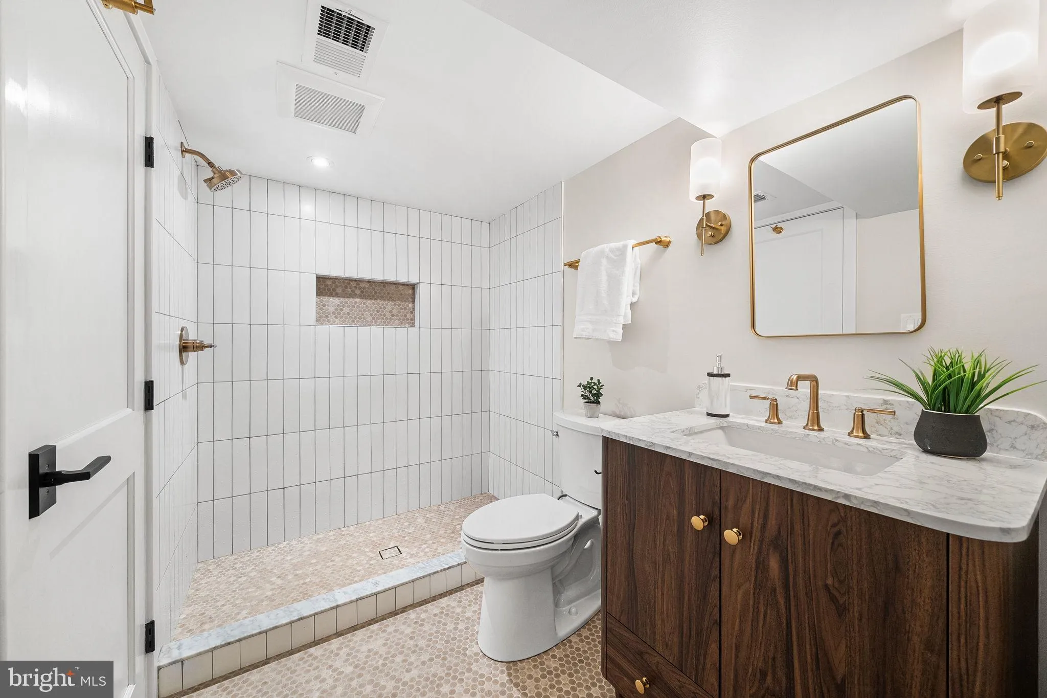 Additional image 135 of 3822 Van Ness Street NW, Washington, DC 20016