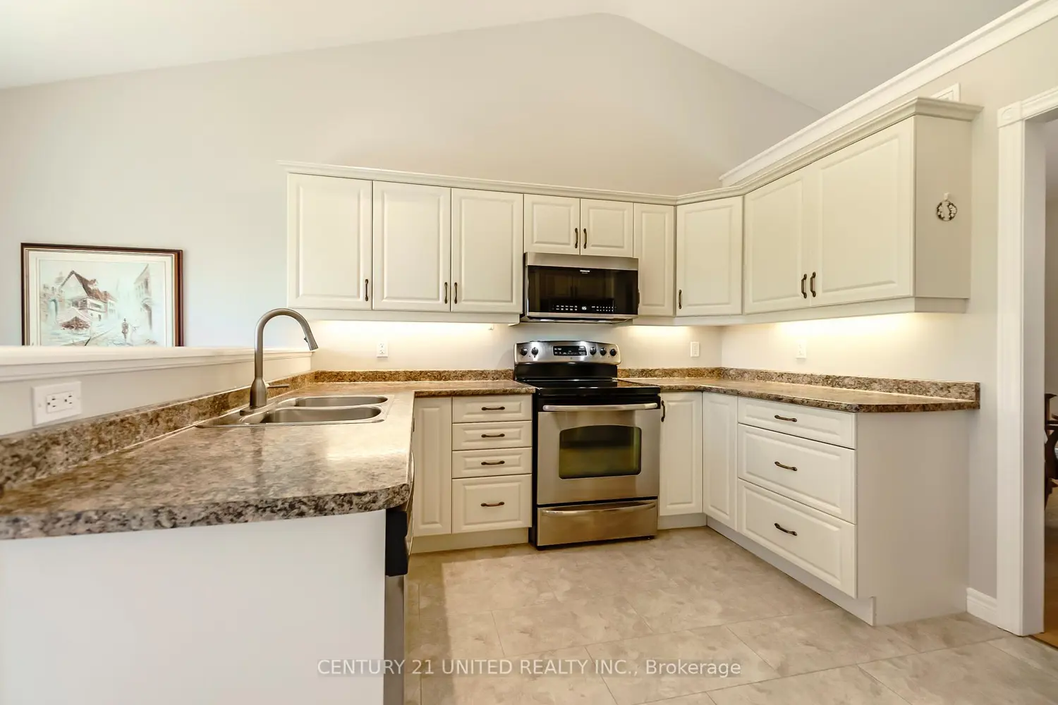 Additional image 8 of 227 Carnegie Avenue 16