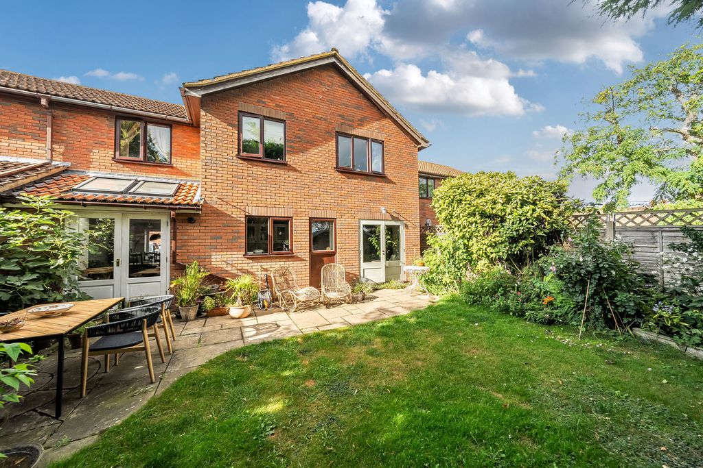 Additional image 18 of 4 bed semi-detached house for saleSingleton Close, Minster, Ramsgate CT12