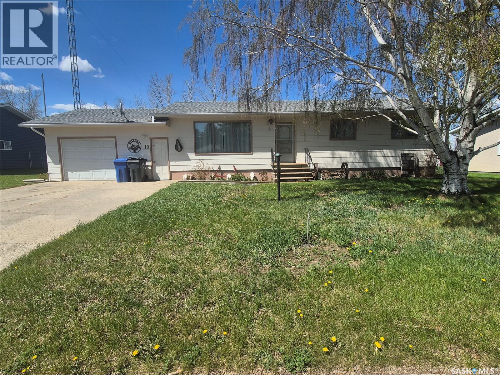 10 Yandeau CRESCENT