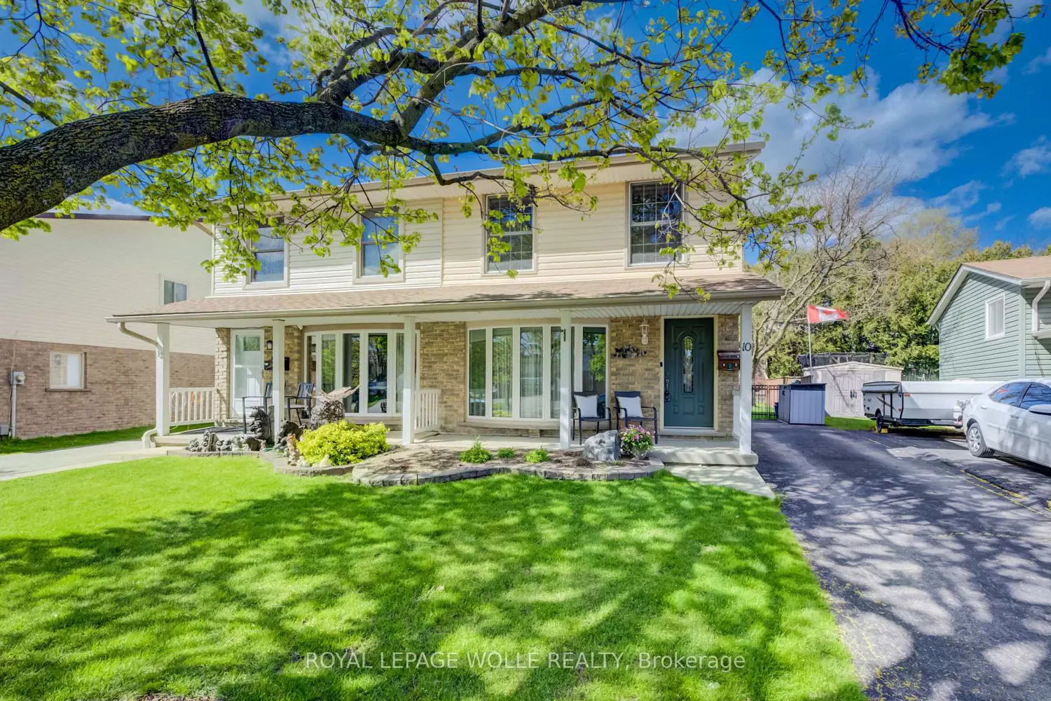 10 Meadow Woods Crescent