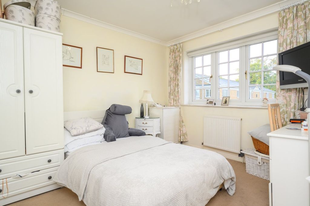 Additional image 6 of 2 bed terraced house for saleAspen Square, Weybridge KT13