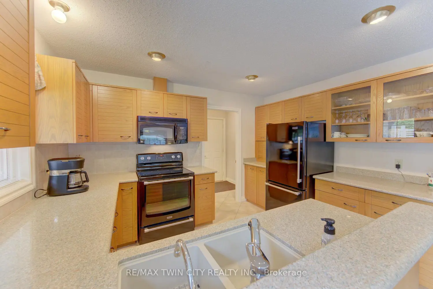 Additional image 3 of 298 Roxton Drive 13