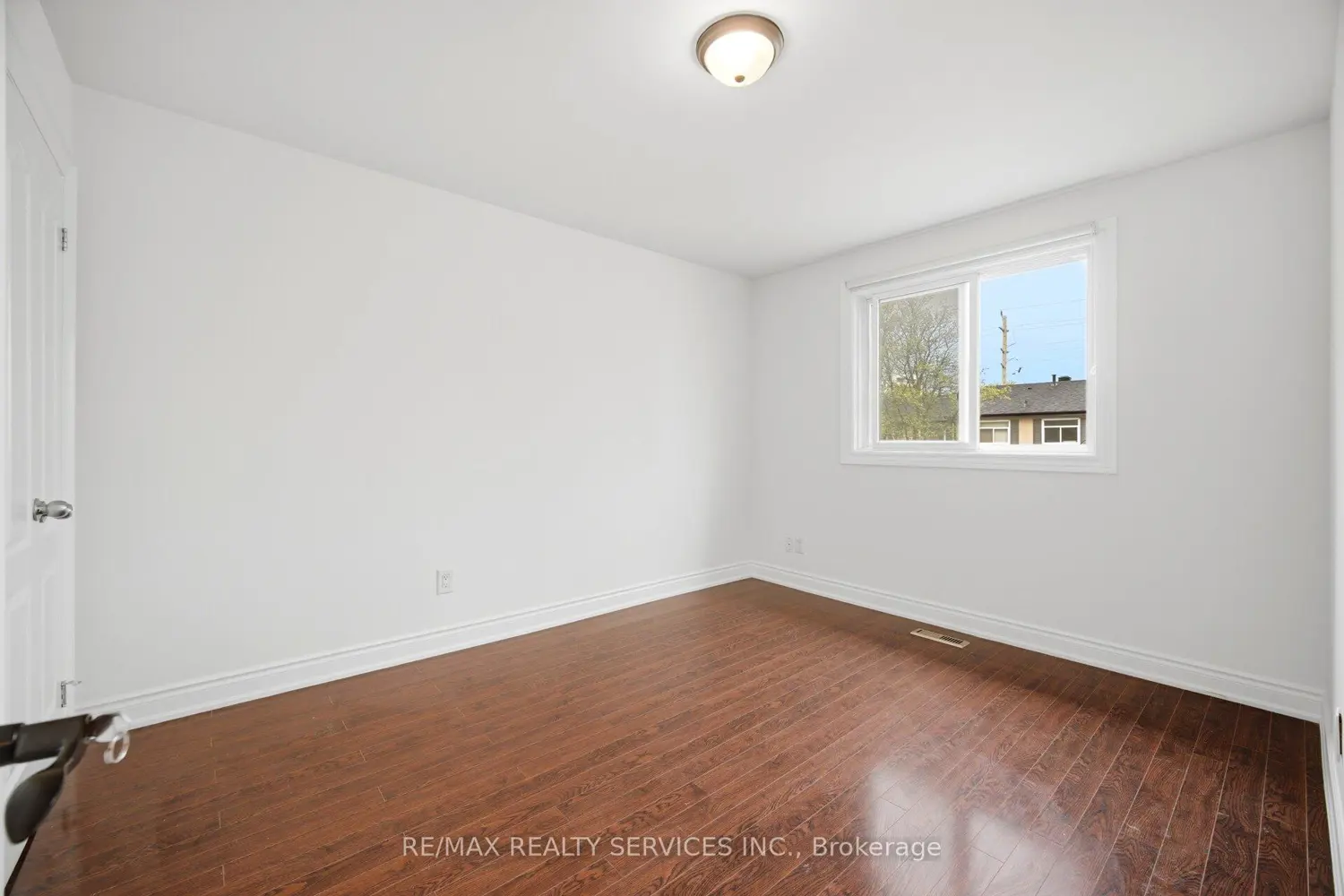 Additional image 10 of 43 Vodden Court 47