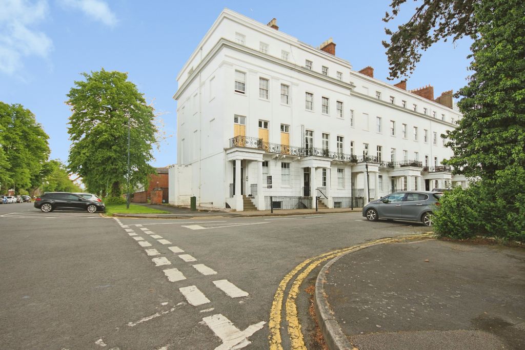 Additional image 16 of 2 bed flat for saleClarendon Square, Leamington Spa CV32