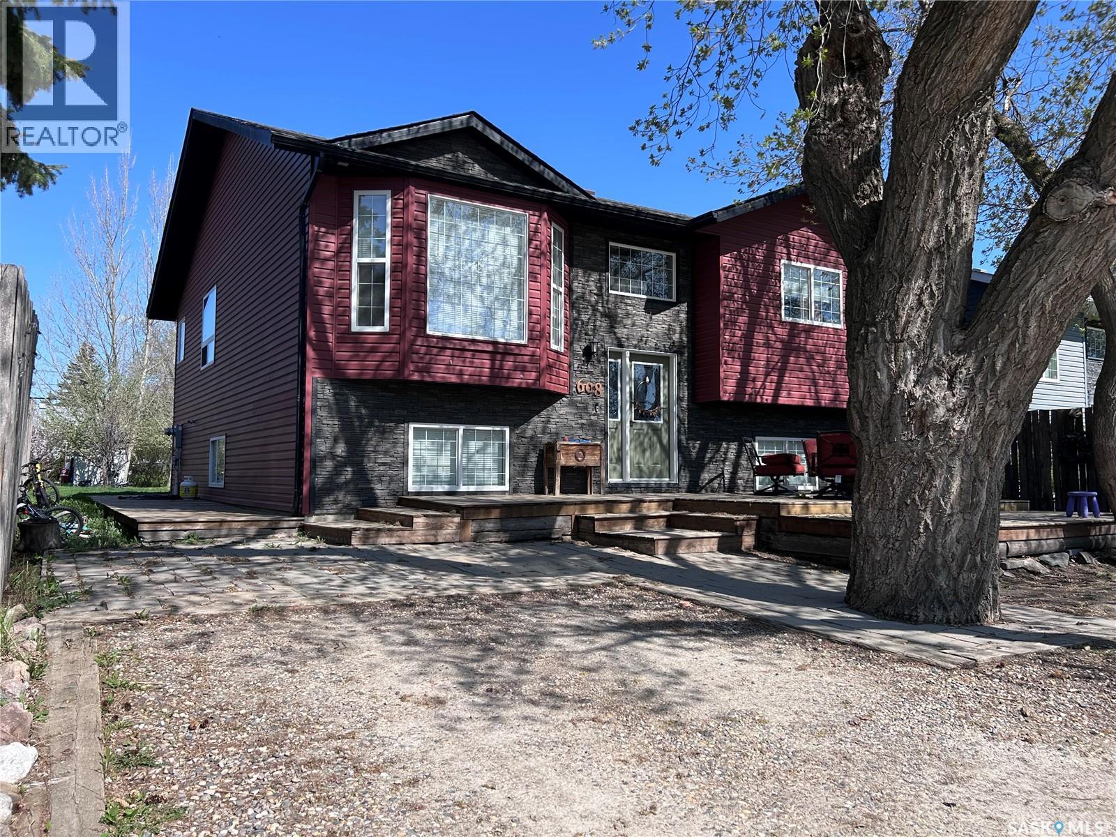 608 Alberni STREET