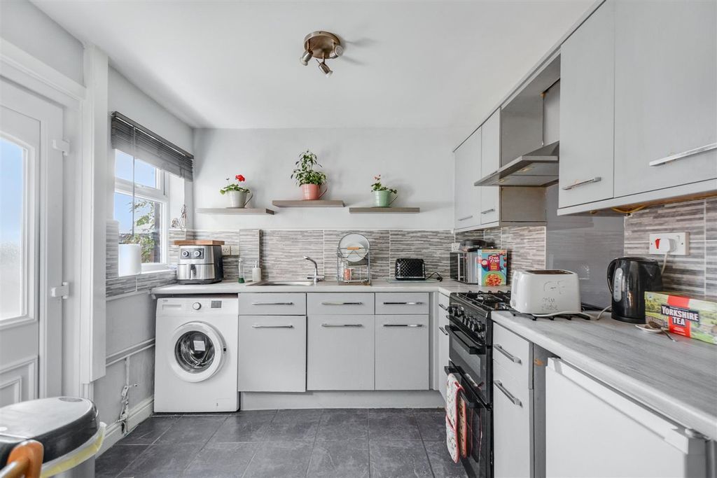 Additional image 4 of 3 bed terraced house for saleEllis Grove, Beeston, Nottingham NG9