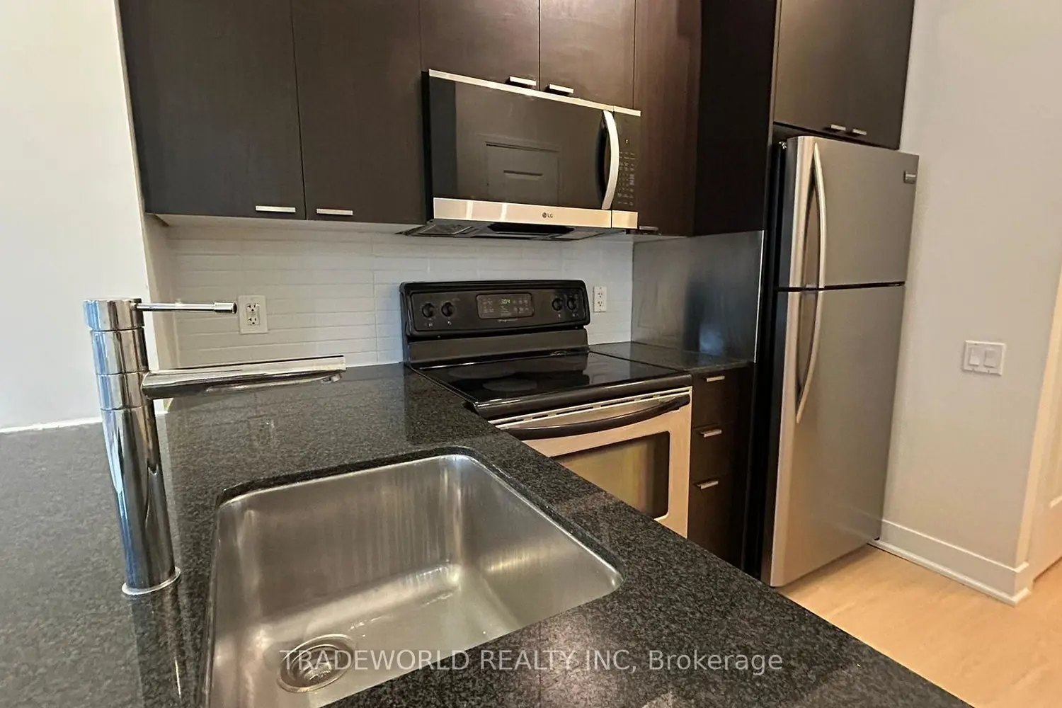 23 Sheppard Avenue 301 photo 5