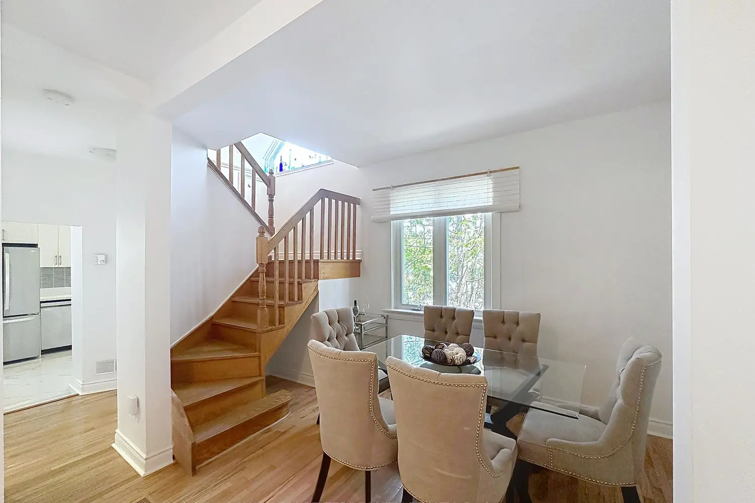 57 Queensdale Avenue photo 3