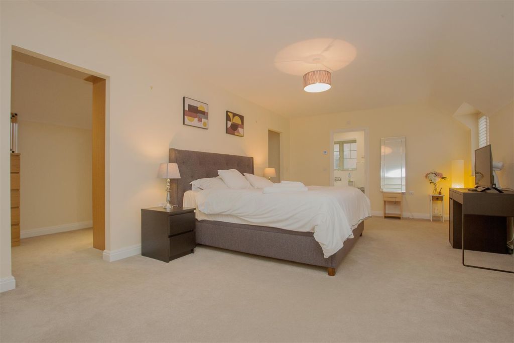 Additional image 17 of 5 bed detached house for saleVawser Crescent, Peterborough PE3