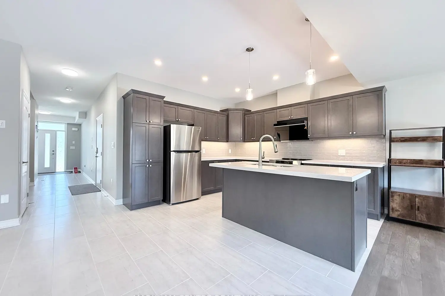 Additional image 4 of 7173 Parsa Street