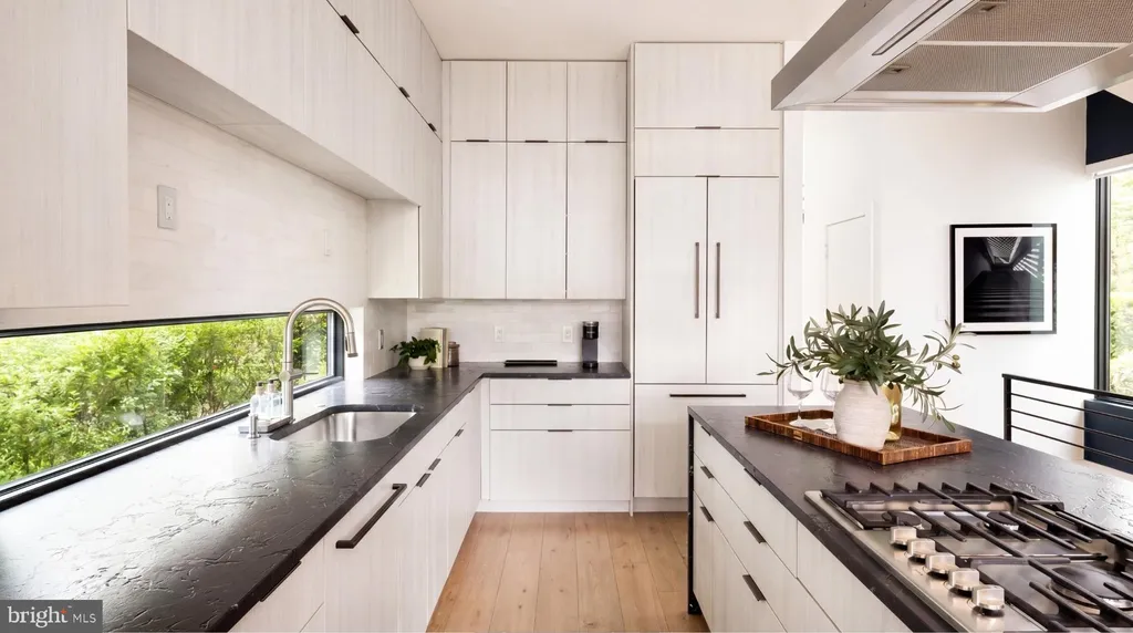 Additional image 14 of 1522 Foxhall Road NW, Washington, DC 20007
