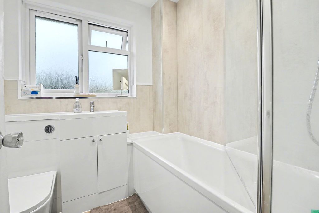 Additional image 9 of 3 bed semi-detached house for saleWhitebeam Road, Hedge End SO30