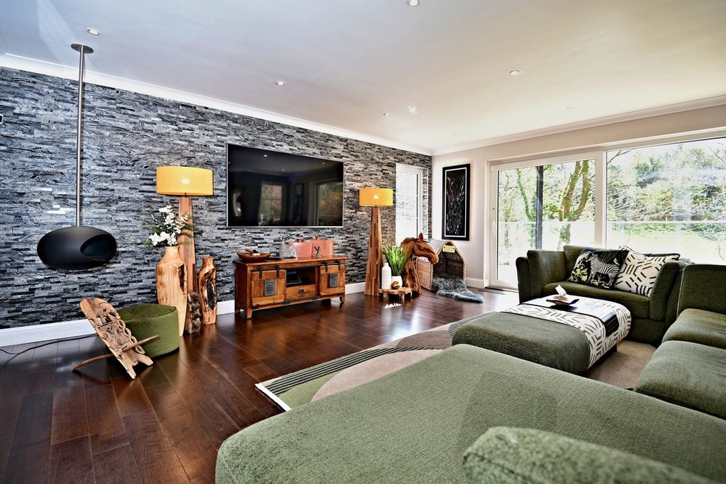 Additional image 9 of 4 bed country house for saleSeven Acres, Kilwinning KA13
