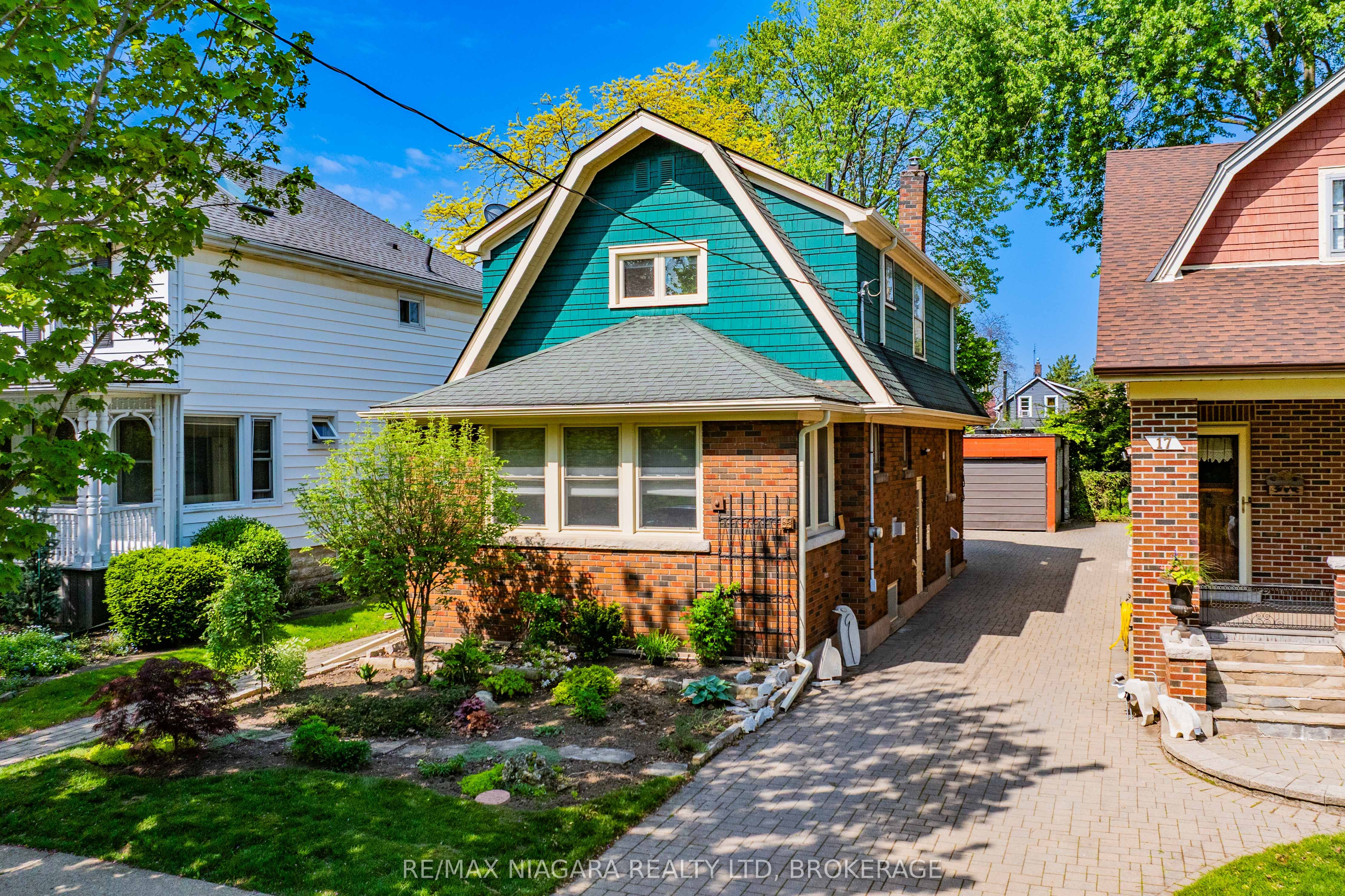 15 1/2 Wolesley Avenue, St. Catharines, ON, L2R 4T4