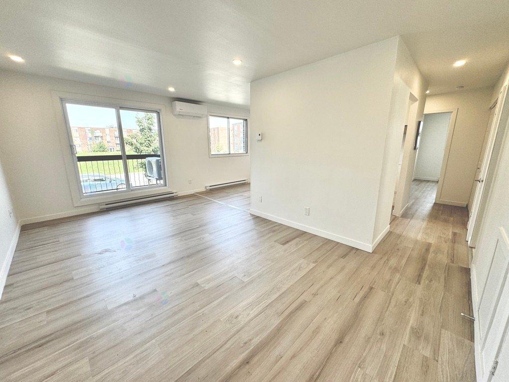 2920 Rue Mazenod