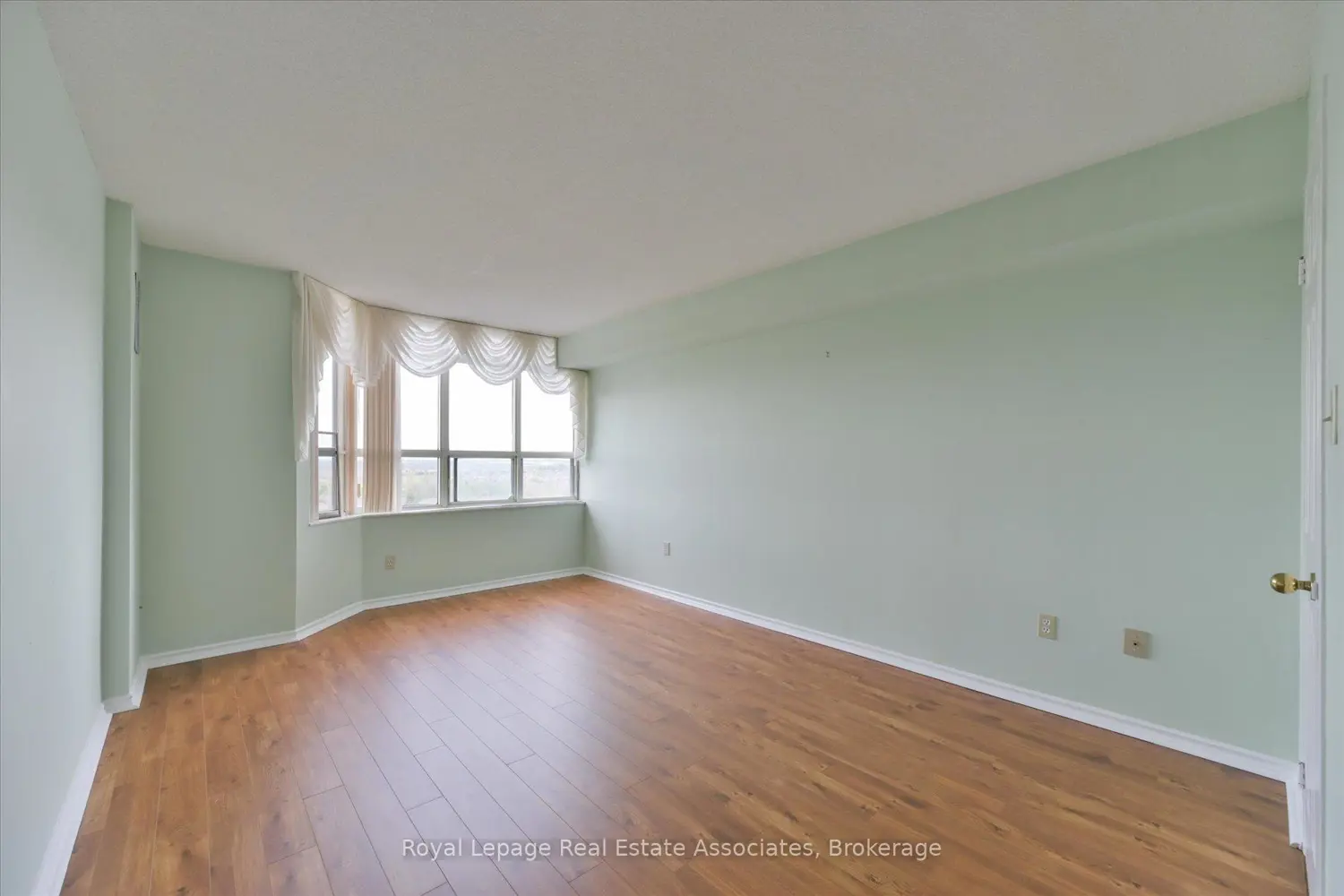 Additional image 15 of 10 Malta Avenue 1209