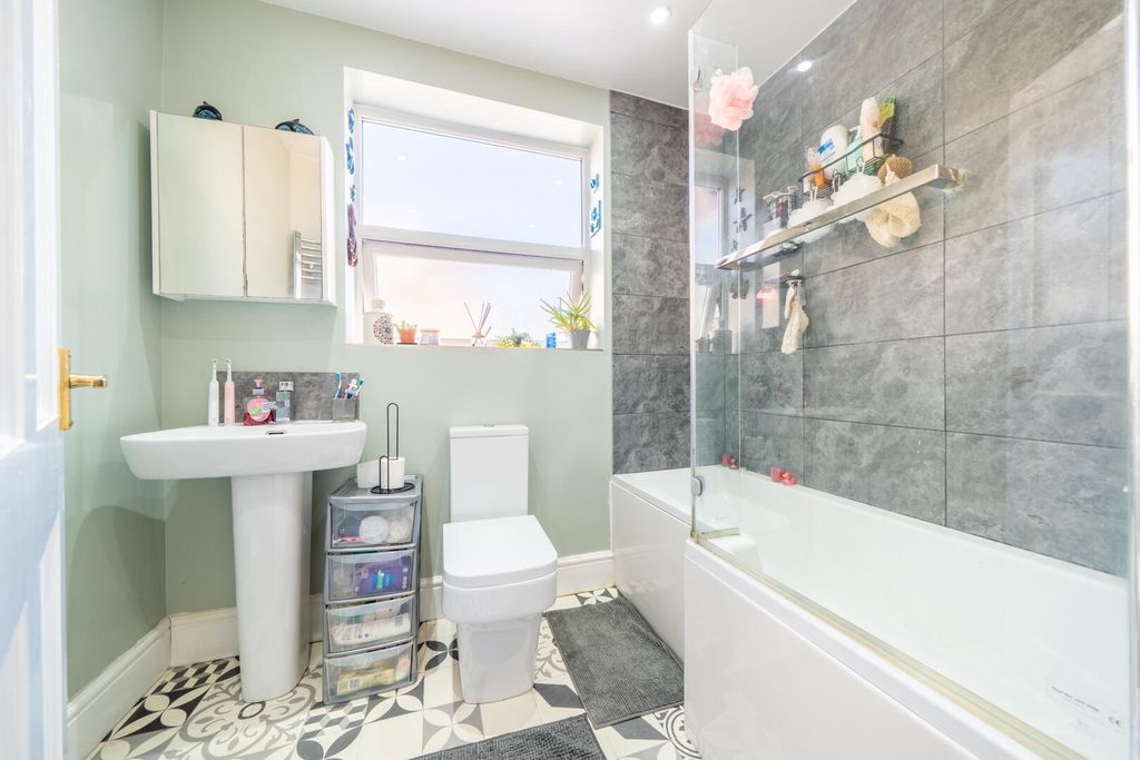 Additional image 19 of 4 bed semi-detached house for saleHardwick Grove, West Bridgford NG2