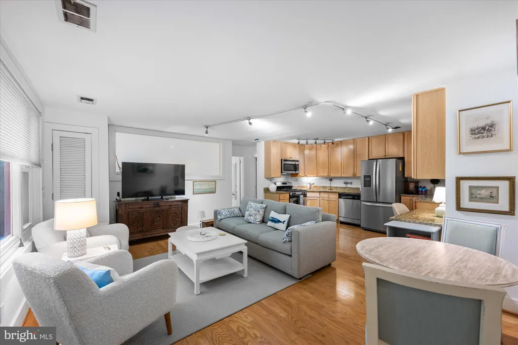 Additional image 4 of 4840 Macarthur Boulevard NW Unit 402, Washington, DC 20007