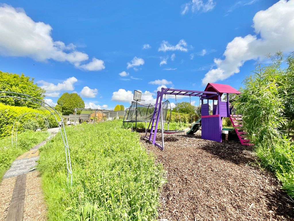 Additional image 50 of 4 bed detached house for saleActon, Newcastle ST5