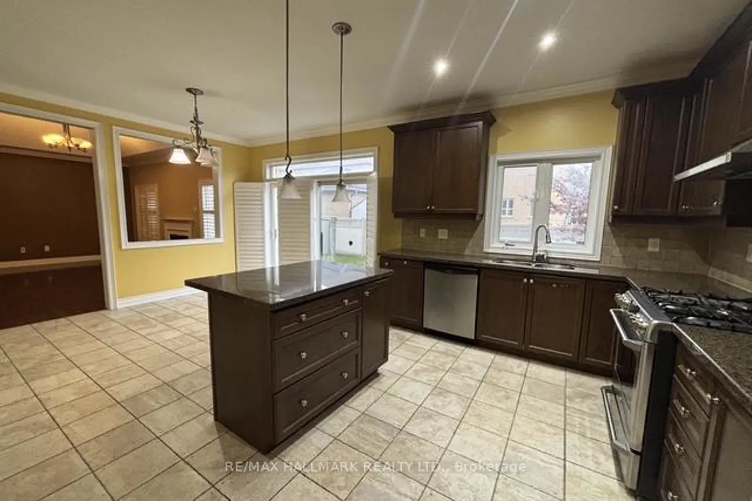 Additional image 6 of 99 Royal West Drive