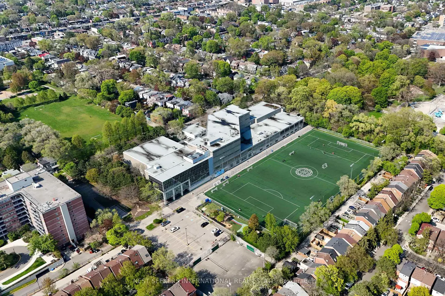 31 Ivy Avenue photo 5