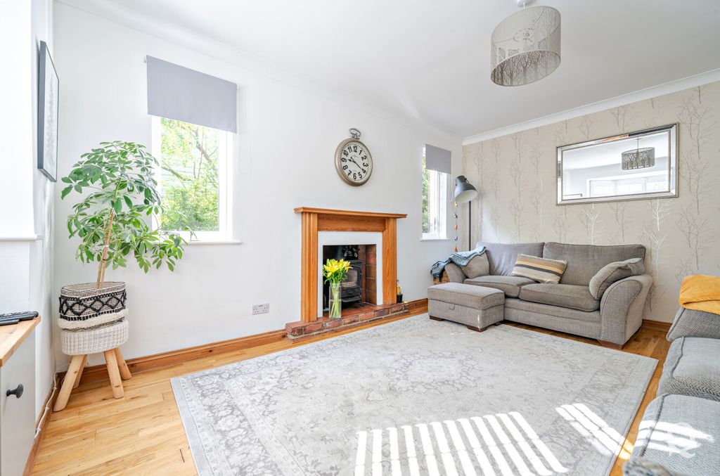 Additional image 8 of 5 bed detached house for saleStockers Hill, Rodmersham, Sittingbourne, Kent ME9