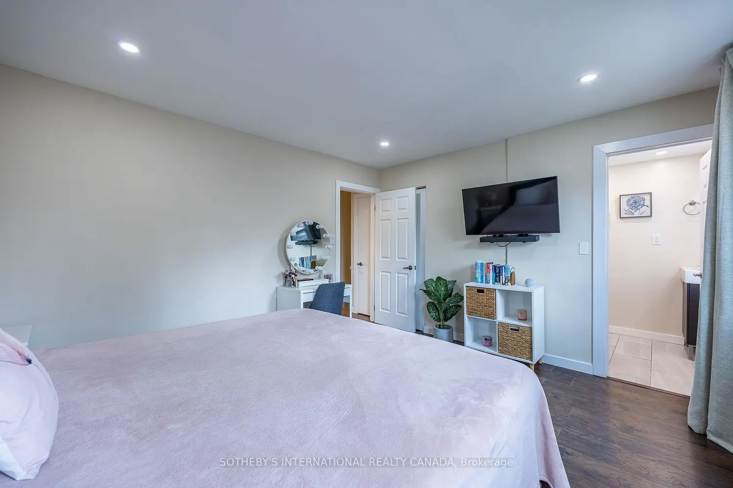Additional image 6 of 5475 Lakeshore Road 113