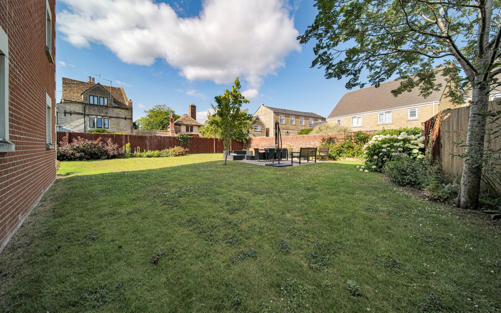 Additional image 9 of 1 bed property for saleGiffords Court, Melksham SN12